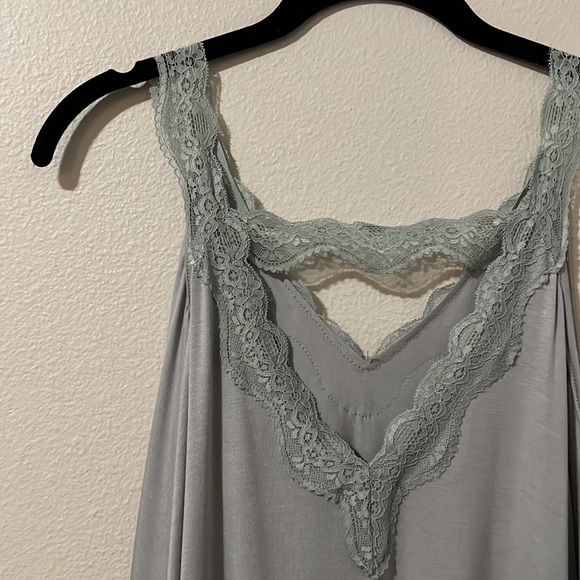 La Miel tank tops in green and light blue with lace straps and trim - Picture 6 of 15